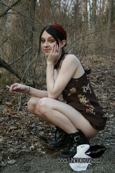 Liz Vicious Fingers Her Pussy Outside Porn Pictures XXX Photos Sex Images PICTOA