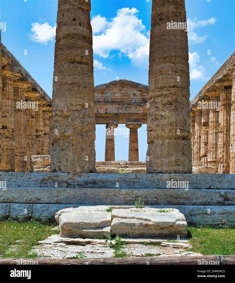 El Templo De Atenea Uno De Los Famosos Templos Griegos Encontrados En