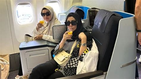 Tinggal Kenangan Ini 8 Potret Akrab Ibu Jeje Govinda Dan Amy Qanita