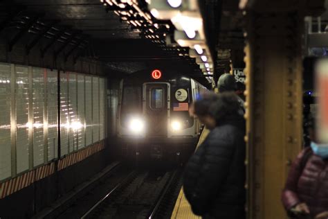 Mta New York City Subway Kawasaki R L Train Around The Horn Flickr