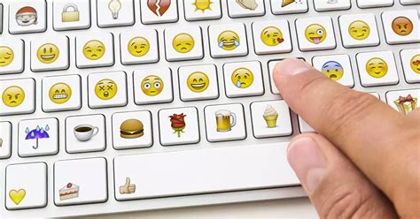 How to create personalized emojis and stickers for WhatsApp or Telegram ...