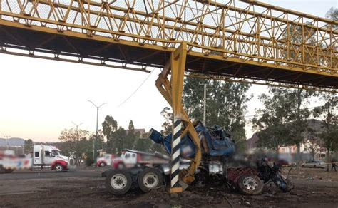 Video Tr Iler Se Impacta Contra Puente Peatonal En Morelia