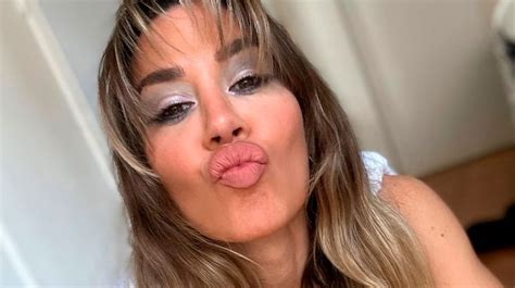 La Foto Al Borde De La Censura Jimena Barón Se Bajó La Tanga Y Mostró