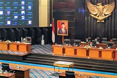 Foto Anggaran Gaji Dan Tunjangan Dprd Dki Naik Rp Miliar