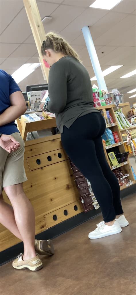 You Could Eat A Meal Off Of Her Ass Blonde Pawg In Black Leggings Spandex Leggings Yoga