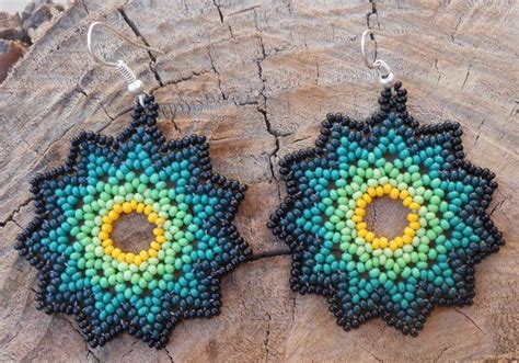 Gorgeous Green Medallion Beaded Earrings | Etsy | Beaded flowers patterns, Bead art, Bead weaving