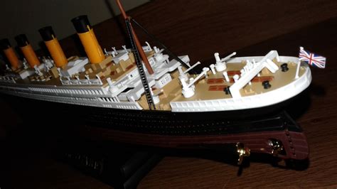 RMS Titanic Ocean Liner Plastic Model Commercial Ship Kit 1 570