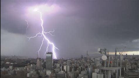 「全く予兆なく」“落雷で高校生18人が救急搬送 専門家「雷雲から10km以上離れた所に落ちることも」 東海テレビnews