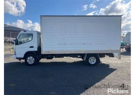 Buy Used Mitsubishi Fuso Canter T Pantech Trucks In Listed