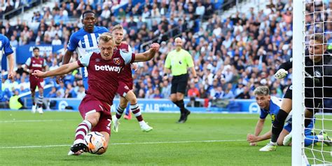 Southampton Eyeing Brilliant 6 Ft 2 Ward Prowse Successor Before Deadline