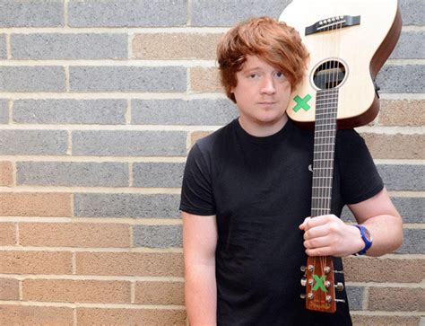 Ed Sheeran Looklaike And Soundalike Gets Mobbed By Fans Daily Star
