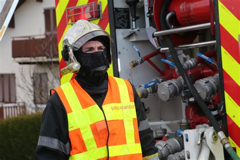 Échenoz la Méline Feu Une maison détruite par un incendie le