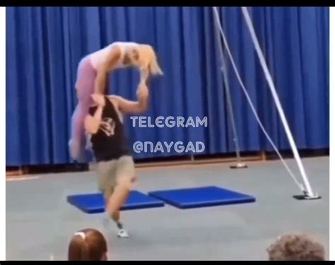 Woman Chokes Man With Her Pussy LiveGore