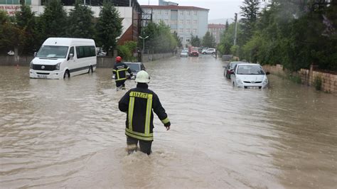 Sağanak yağış çok sayıda ilde taşkın ve su baskınlarına yol açtı 01