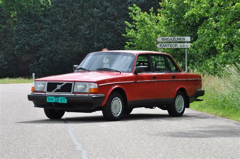 OpenRoad Classic Cars Volvo 240GL B230F 2 OpenRoad