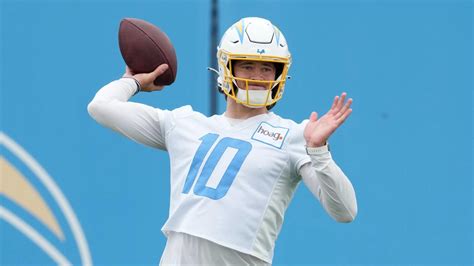 How Joe Burrow Could Determine Justin Herberts Next Contract Yardbarker