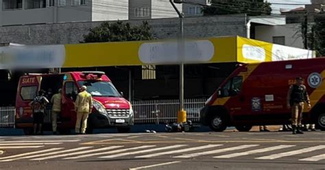 Viatura da PM se envolve em colisão duas motos no Centro de Toledo