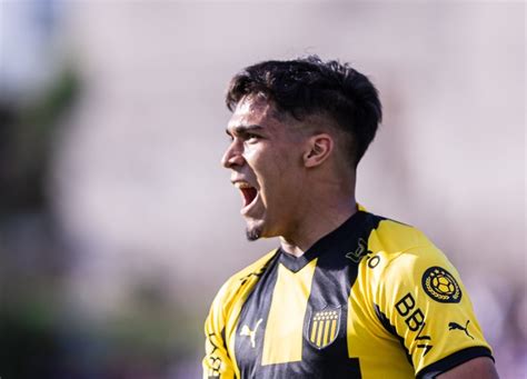 Peñarol Volvió A Sumar De A Tres 1 0 A Fénix Con Gol De Arezo M24