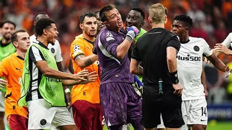 Galatasaray da son dakika Muslera ya 5 maç ceza yolda Haberlisin