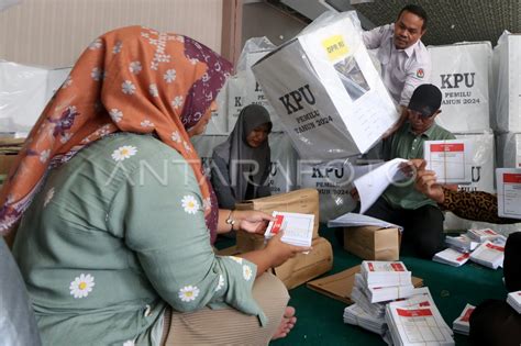 Pengepakan Logistik Pemilu Antara Foto