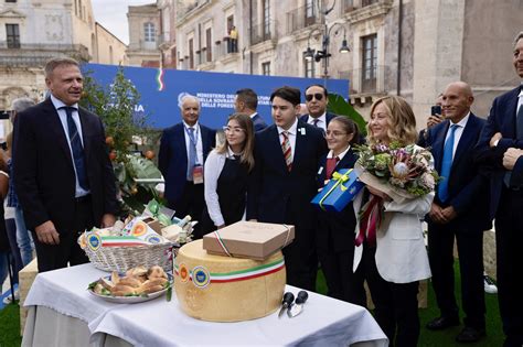 Tutti A Ortigia Ecco Quanto Costa La Trasferta Del Ministero Di