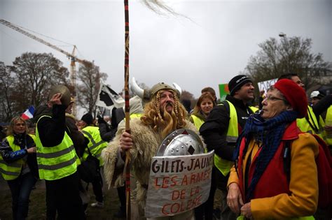 Coletes amarelos fazem 9º sábado de protestos na França Mundo G1