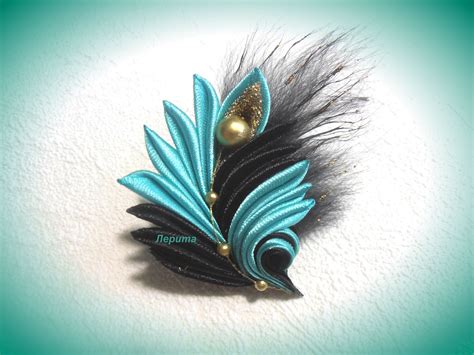 Брошь из ленты 2,5 см. Нужна мягкая лента. Делать довольно просто, один ...