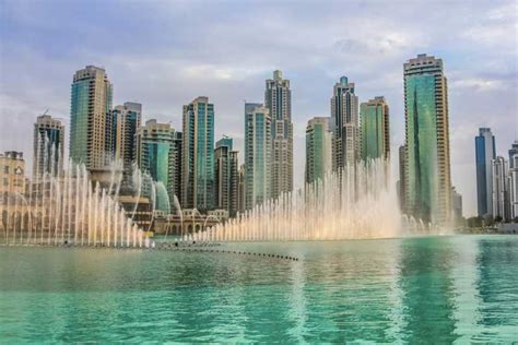 Dubai Show da Fonte e Passeio em Barco Típico no Lago Burj GetYourGuide