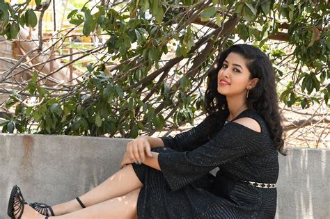 Actress Pavani Reddy Hot Stills Eepixer