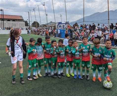 Moisés Caicedo transforma vidas con el torneo deportivo Un gol para