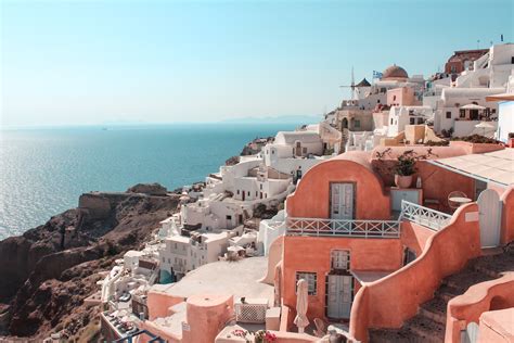 11 Best Luxury Hotels in Oia, Santorini - Stay to Wander