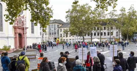 Interview Warum Sich Eine J Hrige Am Protest Gegen Corona Leugner