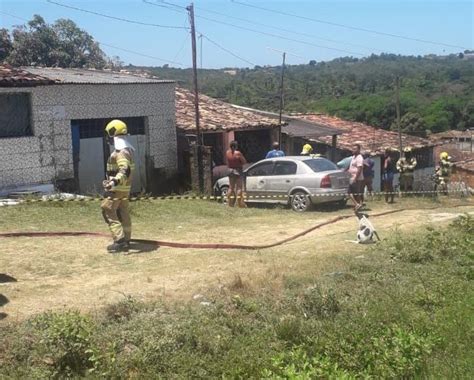 Idosa De Anos Morre Carbonizada Dentro De Casa Em S O Crist V O