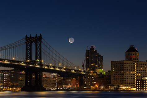 Descubre qué es la Luz Cenicienta de la Luna y Cómo Fotografiarla