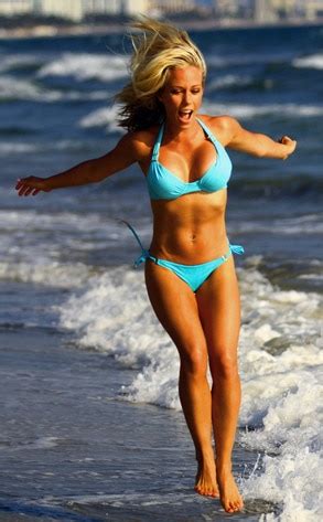 Bikini Shot Of The Day Kendra Wilkinson Baskett Is A Marvel In Mexico E News