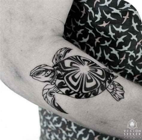 Pin De Jackie Mackinley Em Paon Tatuagens De Tartaruga Tribal