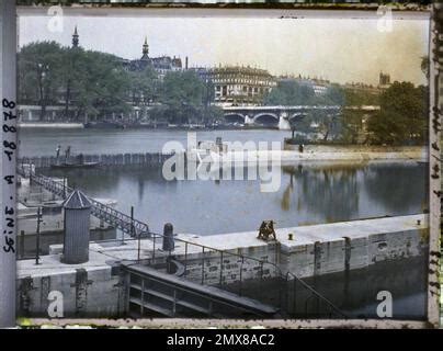 Paris 1st Arr France The Barrage De La Monnaie The Pont Des Arts