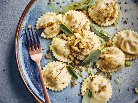 Ravioli Met Pompoen Gedroogde Ham En Salie Libelle Lekker