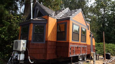 Video Tour Engineer S Expanding Tiny House