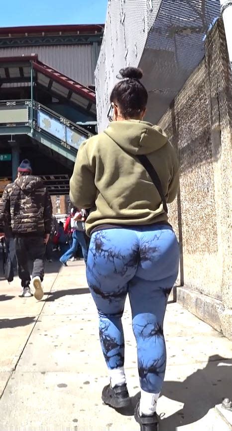 Round Bubble Booty Latina Cutie In Blue Wedged Leggings Phatassvision