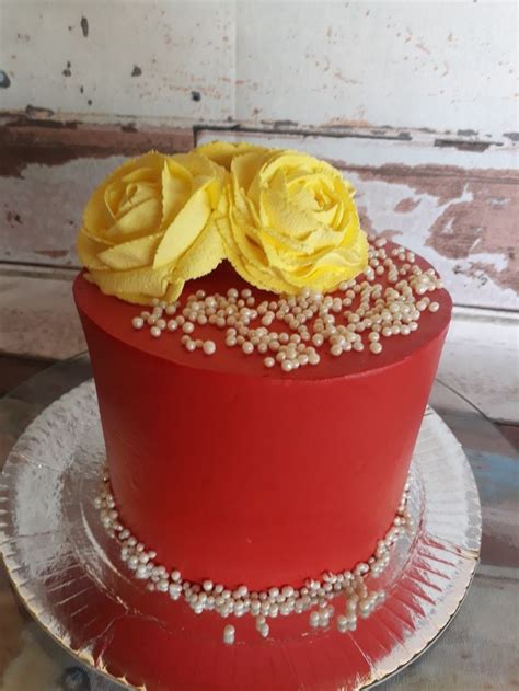 Flower Cake Vermelho Amarelo Em Chantininho Doceria Pedaco Do