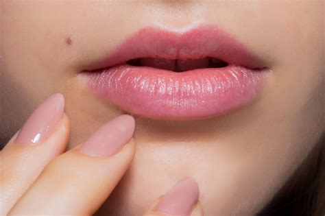 Unghie Nude Tante Idee Per Una Manicure Sofisticata E Senza Tempo The Wom Beauty