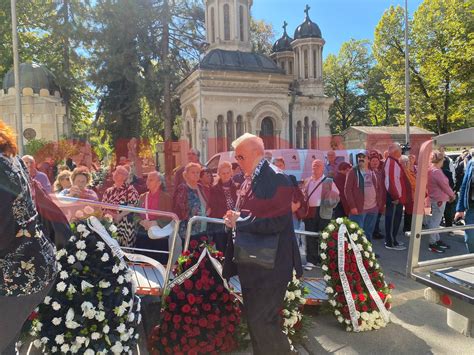 Ce au scris cei de la Catena pe coroana funerară a lui Alexandru