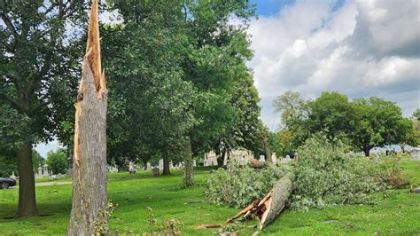 4 Tornadoes Reported In Illinois Officials Say Nbc Chicago