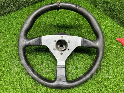 Руль Momo со стаканом Toyota купить во Владивостоке по цене: 7 000 ...