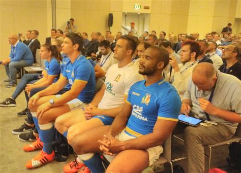 Rugby La FIR Veste Macron Foto E Video Delle Nuove Maglie Azzurre