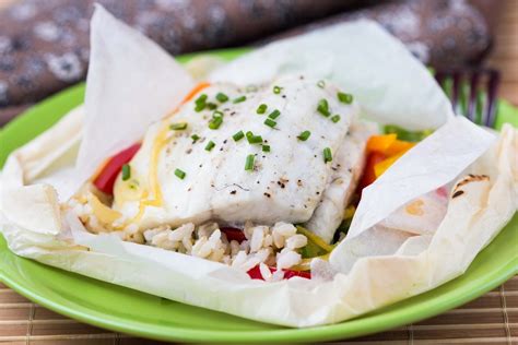 Aprende A Hacer Pescado Empapelado Con Verduras Con Esta Sencilla