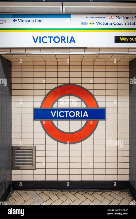 Victoria Underground Station London Stock Photo Alamy