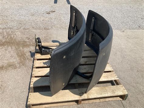 Massey Ferguson Mfwd Front Tractor Fenders Bigiron Auctions