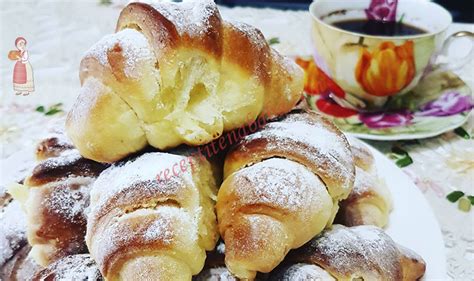 Козуначени кифлички с локум | Рецептите на баба